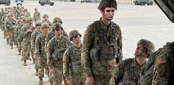 “트럼프 막내 배런 군대 보내라”…미군 사망에 분노의 민심