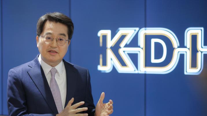 김동연 “김포골드라인, 정원 172명에 350명 타는 셈…5호선 연장 절실”