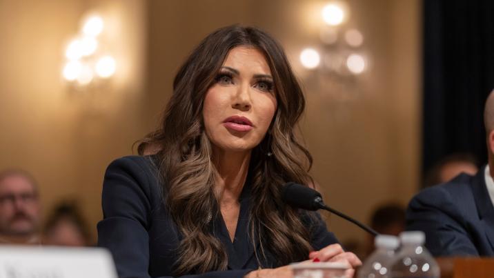 트럼프, 크리스티 놈 국토안보장관 경질…2기 내각 첫 교체