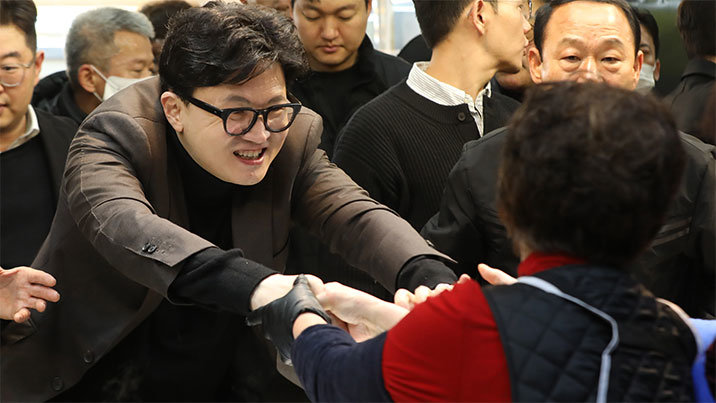 한동훈 “尹이 계속 했어도 코스피 6000 갔다…반도체 호황 덕”