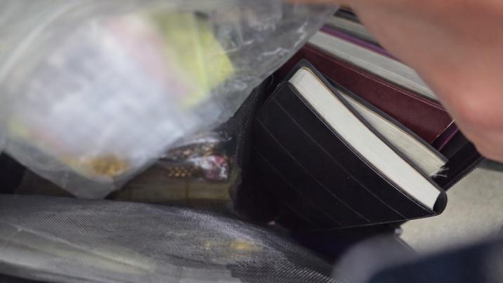 종로3가역 승강장에 3억 돈가방…한밤 순찰 역무원이 발견