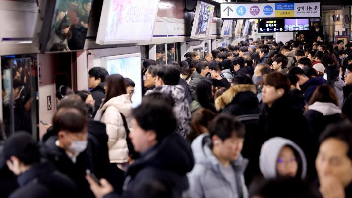 서울 지하철 하루 669만명 타고 내려…가장 붐비는 역은 ‘잠실역’