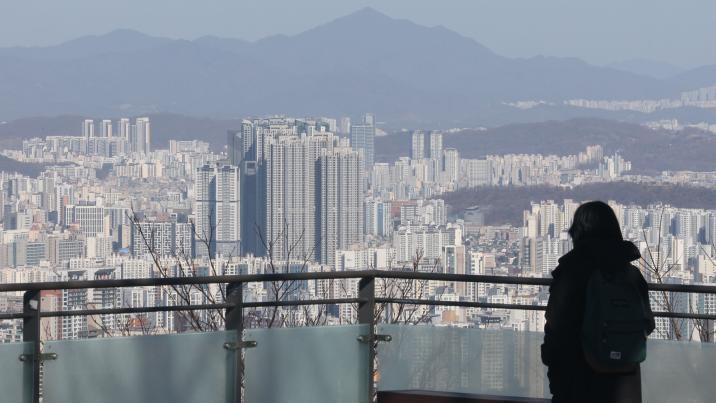 수도권 다주택자 대출 연장 막는다…‘둔촌주공급’ 1만가구 이상 매물로