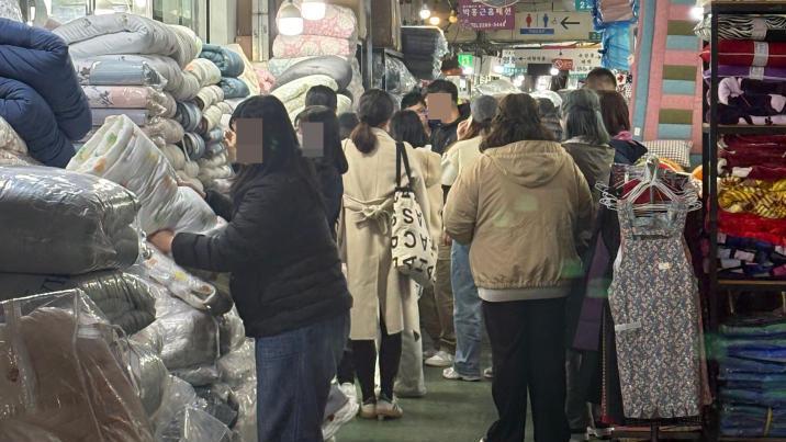 “이런 품질 없어”…K-이불 쓸어 담는 외국 관광객들 [요즘소비]