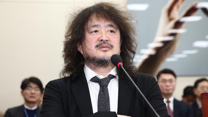 靑 “김어준 유튜브 법적 조치 가능성”… 與서도 ‘金 손절론’ 확산