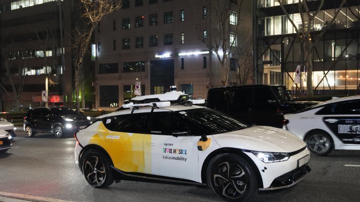 카카오모빌리티 자율주행차, 심야 강남 도심을 달린다
