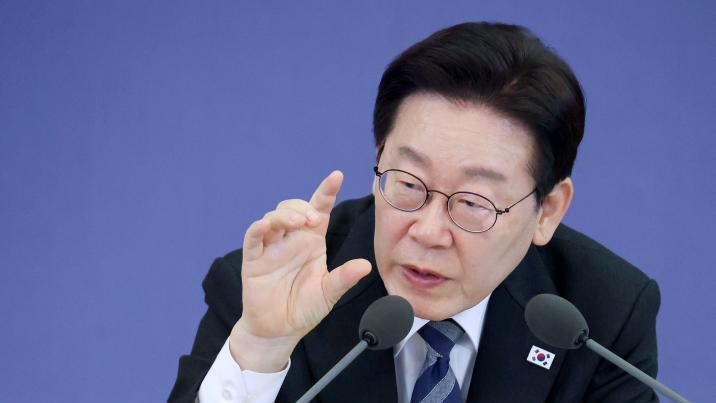 李 “집값 상승 정책 만든 공직자들, 투기까지 하면 제재 마땅”