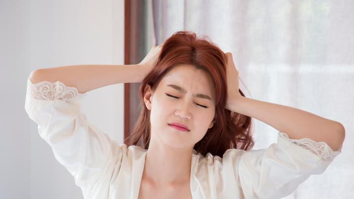 봄만 되면 머리가 지끈지끈…단순 두통 아닌 ‘이 질환’?