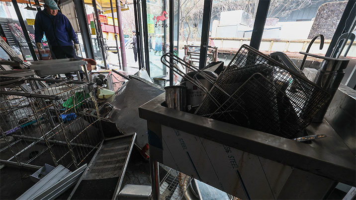 “돈 더 빌릴 곳도 없어”…자영업 대출자 절반 ‘다중 채무’