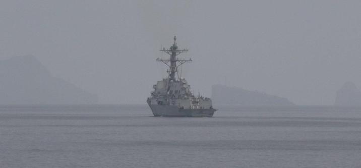 더 꼬이는 호르무즈… 트럼프 “이란에 통행료 낸 선박 수색-차단”