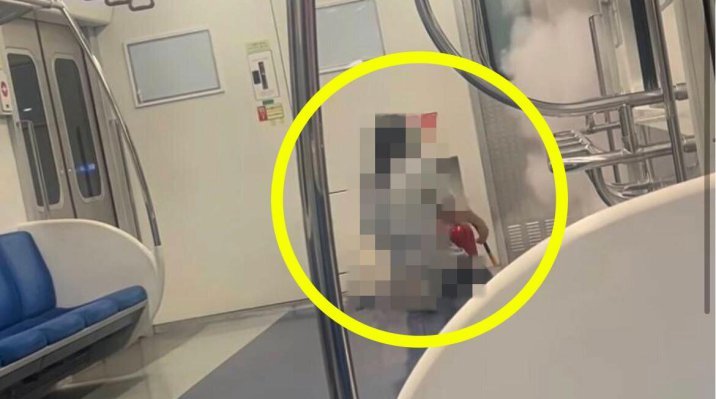 지하철서 돌연 소화기 뿌린 20대女 “작동되는지 궁금”