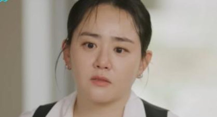 문근영 “손가락 신경 괴사 위기까지…늘 혼자 울었다” 희귀병 투병 고백