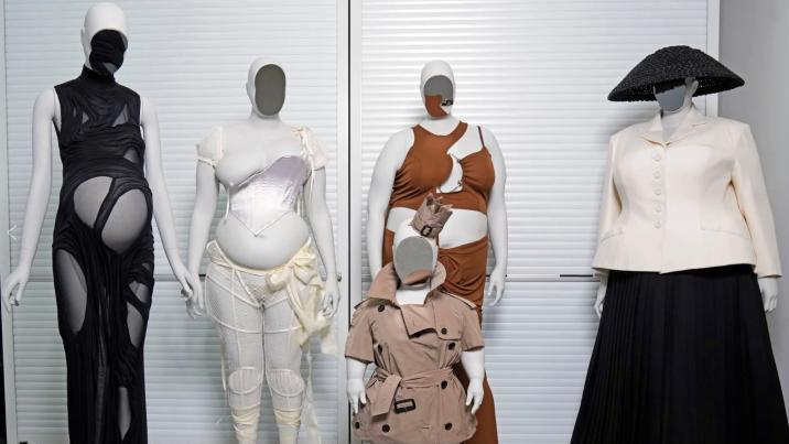 “44사이즈 뼈말라 기준 깼다”…임산부·장애인 마네킹 뉴욕 전시