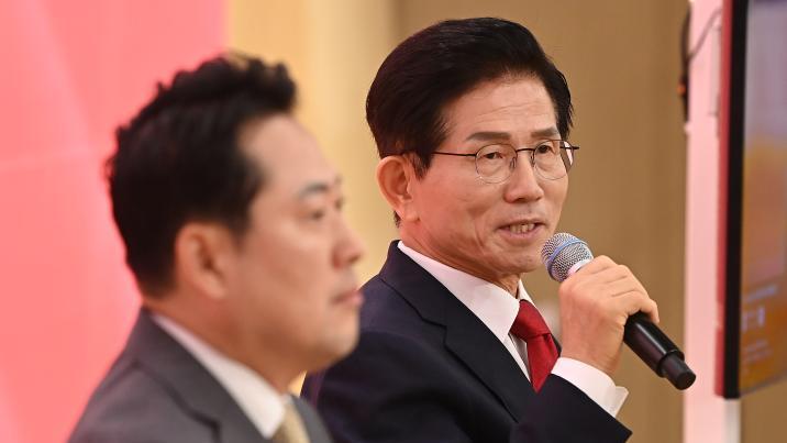 보수결집 노리는 국힘 후보들, 장동혁 대신 김문수에 러브콜