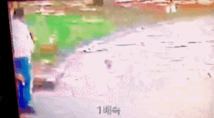 2살 아이 머리 내려친 장애인 남성…경찰은 귀가 조치