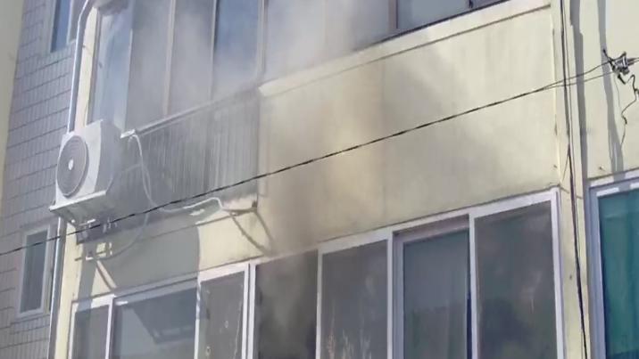 익산 신동 연립주택 화재…30대 남성 2도 화상