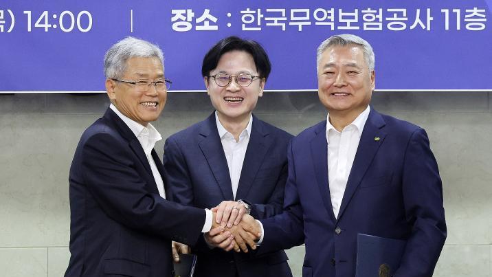 원전 수출 분담하던 한전·한수원, 정부 주도하에 ‘원팀’ 재편