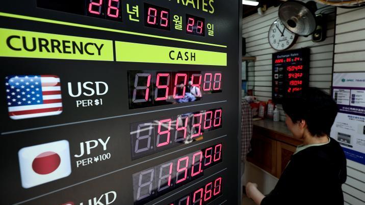 국채금리·유가 뛰고 외국인 순매도…환율 1520원 육박