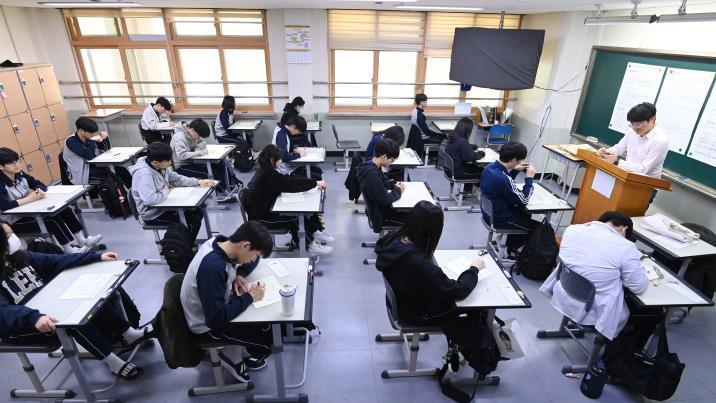 내신 9→5등급제 개편 후…‘고1’ 내신 3.5점 올랐다