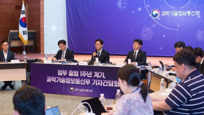 산업인재 유치 ‘톱티어 비자’, 교수-연구원까지 이달 확대