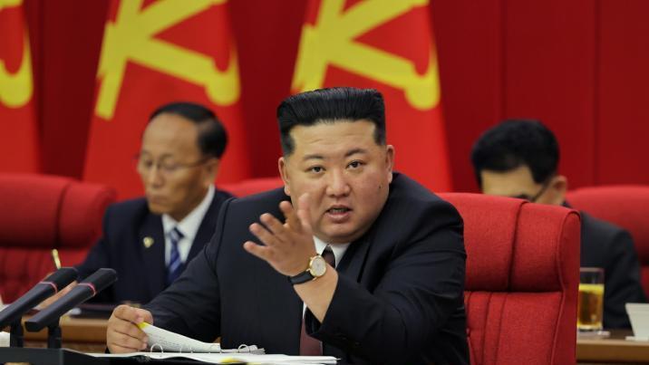 김정은 “韓, 핵잠수함 보유까지 추진…정세 극도로 악화”