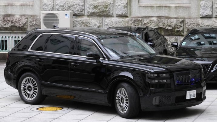 日다카이치, ‘달리는 집무실’ SUV 탄다…총리 전용차 6년만에 교체