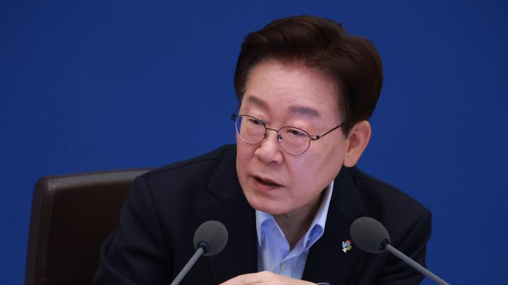 李 “역대급 성과급 딴 세상 얘기라는 청년들 소외감 뼈아프게 받아들여야”