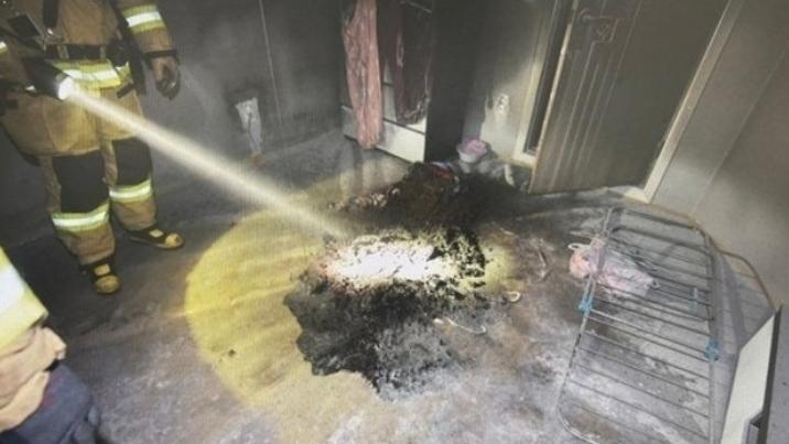 층간소음 ‘번지수’ 잘못 짚어…윗집 문 부수고 불 지른 70대