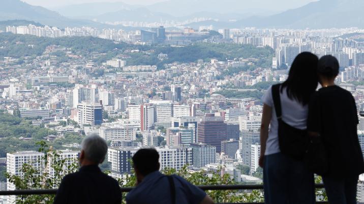 전세난에 떠밀린 신혼부부…서울 소형 아파트 임대차 60% ‘월세’