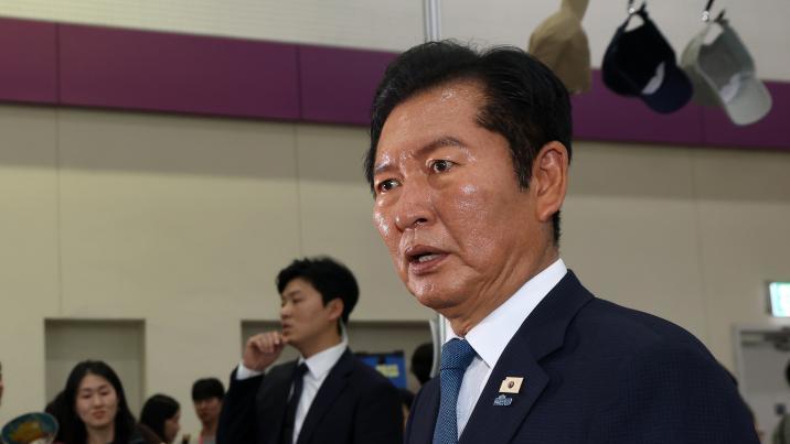 정청래 연임 도전… ‘명청대전’ 시작됐다
