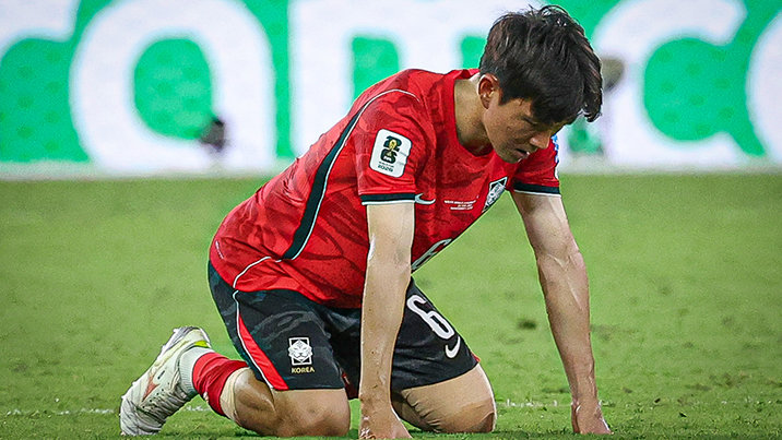 패배 후 불끈 쥔 두 주먹… 고개들지 못한 황인범