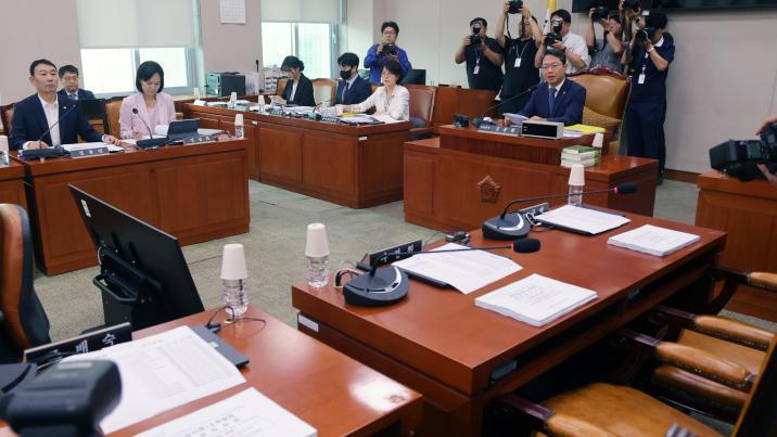 국회법 ‘숙려기간’ 무시, 법안 330건 과속 통과