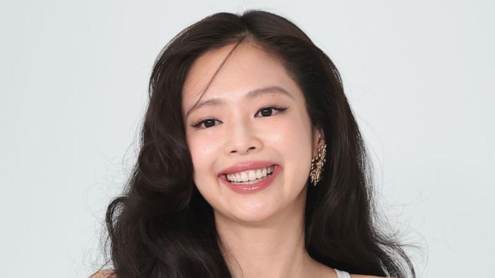 “제니랑 커피 마시려” 소속사 무작정 찾아간 유튜버…사생팬 논란에 사과