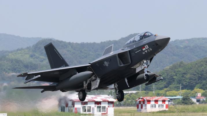 한국형 전투기 KF-21 개발 완료…2년내 40대 공군에 인도