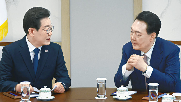윤석열-이재명 첫 회담 ‘평행선’… 의대 증원엔 공감