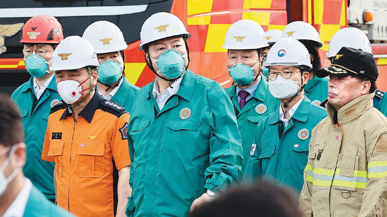 ‘400도 열폭주’ 리튬전지 “펑펑펑”  2층 근로자들 대부분 대피 못해