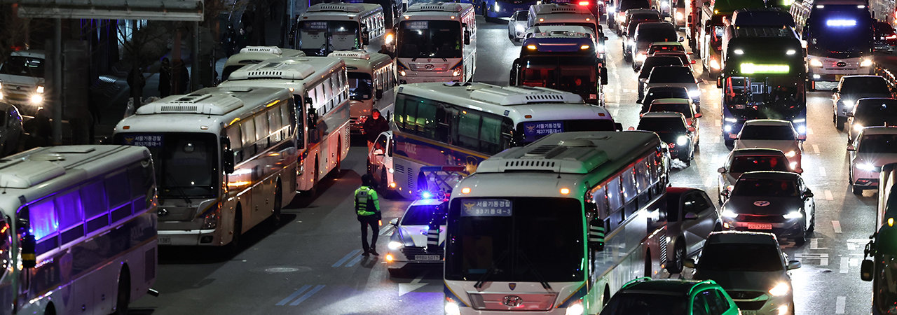 공수처, 한남동 관저 도착…尹 체포영장 집행 착수