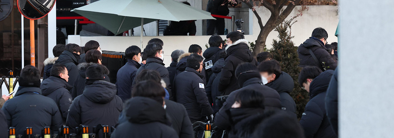 공수처-경찰 80명, 관저 진입…尹 체포영장 집행 시작