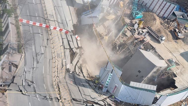 광명 신안산선 공사현장 붕괴…1명 고립, 1명 연락두절