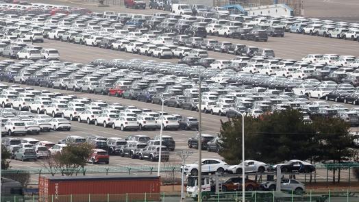 車-반도체 떨고있나…‘트럼프 무기’ 품목관세, 배경엔 무역확장법 232조