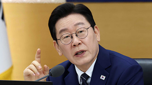 李 “세금은 핵폭탄…부동산 잡을 최후 수단, 써야하면 써야”