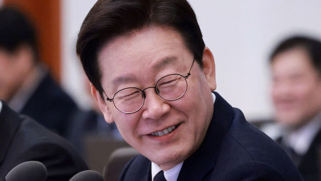 李대통령 지지율 67% 최고치…민주당 46%-국힘 20%