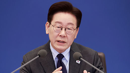 李대통령 “베이커리카페 10년하면 가업? 꼼수 감세” 질타