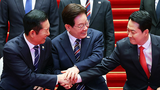 張 “中관광객 ‘짐 캐리’ 등 예산 306억”…李 “맞다면 그거 삭감”