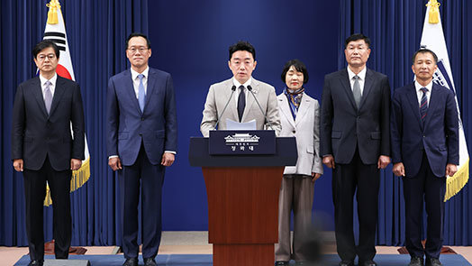 靑 민정수석 한찬식·홍보수석 성기홍·사회수석 김경자