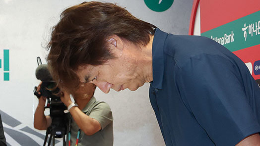 짬짜미 감독 선임, 예고된 실패… “폐쇄적인 인맥 카르텔 깨야”