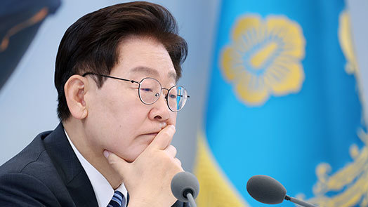 李, 김용 재판부·檢 직격 “해괴한 결론으로 기소-유죄 선고”