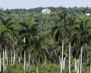 “中, 쿠바에 도청기지 이어 군사기지 추진”