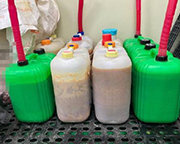 다이어트-변비에 좋다더니 ‘쇳가루 범벅’…제조 일당 구속