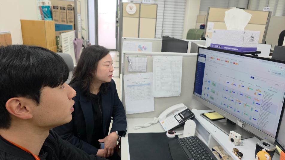 스마트 반지-케어벨… AI로 ‘돌봄 빈틈’ 메운다